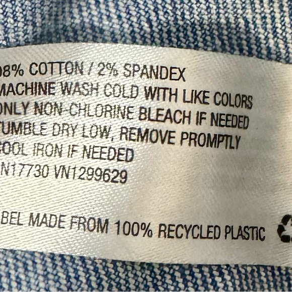 Wild Fable Highest Rise A-line Pleated Medium Wash Denim Shorts 4” Inseam Sz 16 - Picture 8 of 10